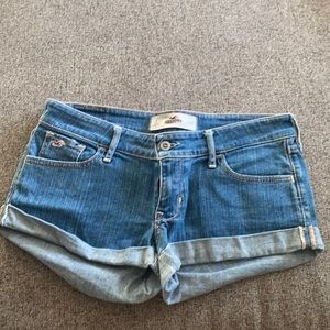 Hollister size 5 (27) denim shorts